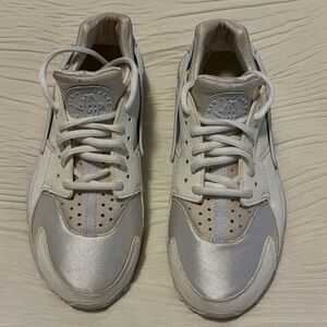 Nike Air Huarache Women’s Size 7